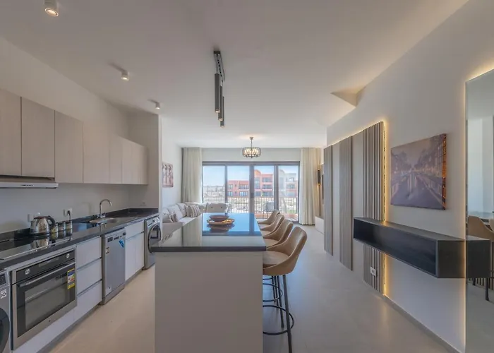 Sophisticated 1Br 1,5 Bath Duplex - Kamaran El Gouna, Pool View & Access