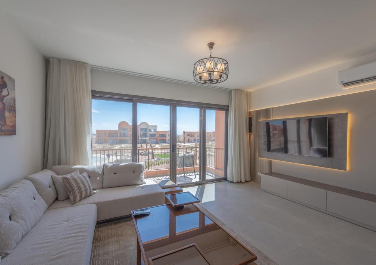 Sophisticated 1br 1,5 Bath Duplex - Kamaran El Gouna, Pool View & Access Apartament *